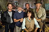 Shia LaBeouf, Steven Spielberg, Ray Winstone, Karen Allen ja Harrison Ford kuvauspaikalla